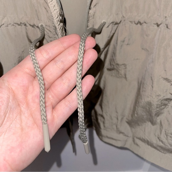 Divided by H&M windbreaker - Picture 5 of 6